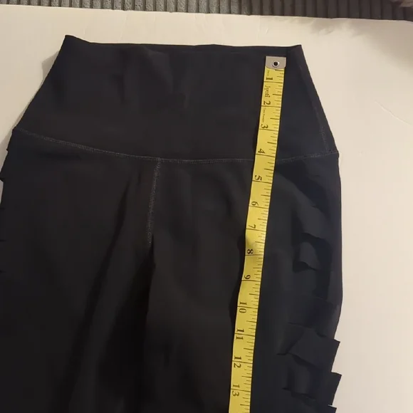 ALO Yoga Black Leggings With Side Cutout/Slashed Look - Picture 9 of 11